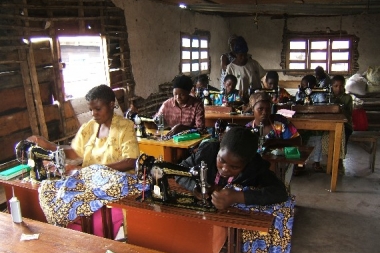 Couture et réalisation de vêtements sur mesure en Afrique